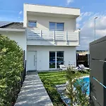 Villa Carlotta *